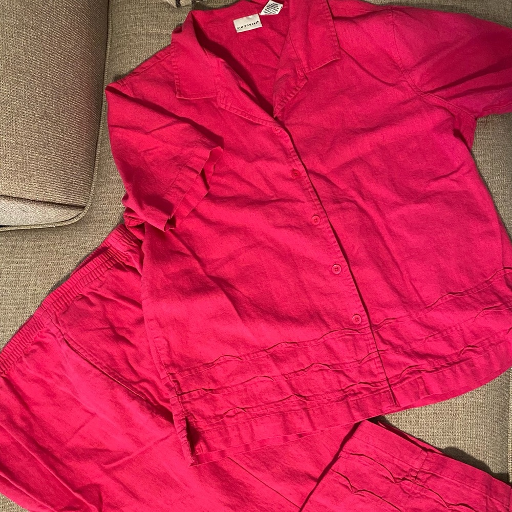 ❤️‍🔥NEW Listing❤️‍🔥 Women’s Matching Capri Set